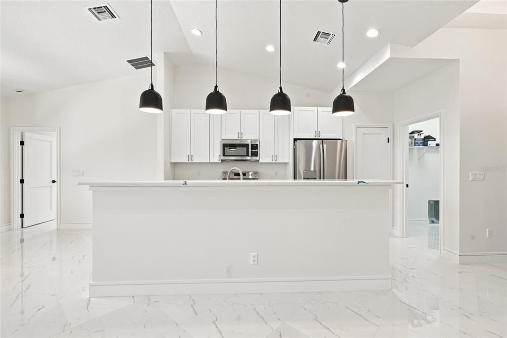 En Venta: $424,900 (4 camas, 2 baños, 1714 Pies cuadrados)