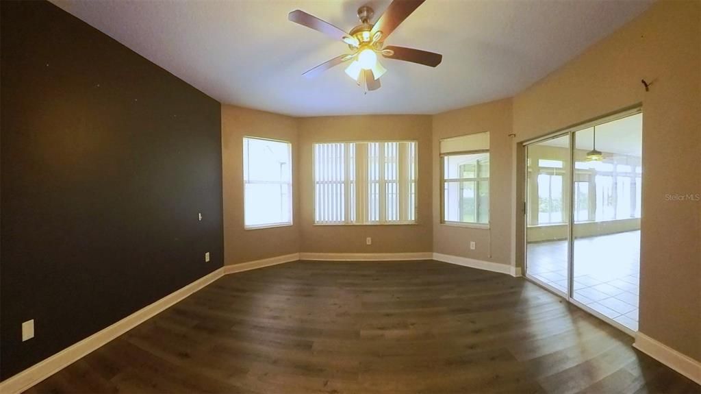 For Sale: $549,900 (4 beds, 3 baths, 3124 Square Feet)