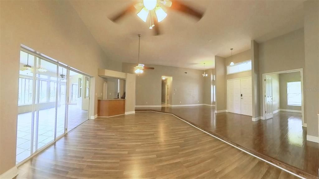 For Sale: $549,900 (4 beds, 3 baths, 3124 Square Feet)