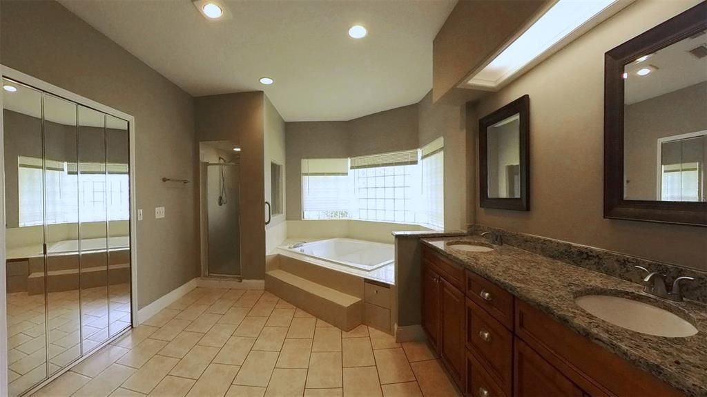 For Sale: $549,900 (4 beds, 3 baths, 3124 Square Feet)