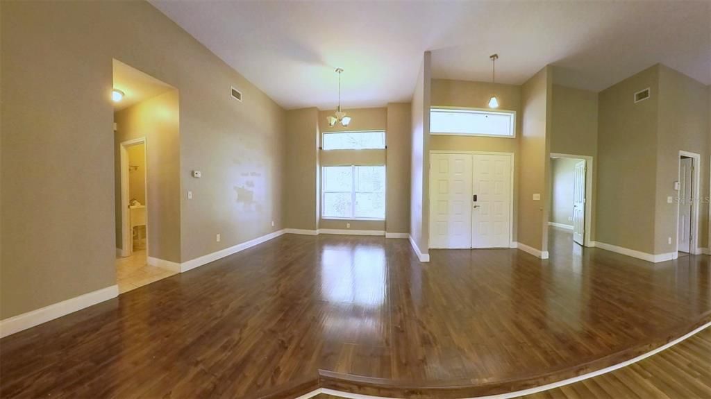 For Sale: $549,900 (4 beds, 3 baths, 3124 Square Feet)
