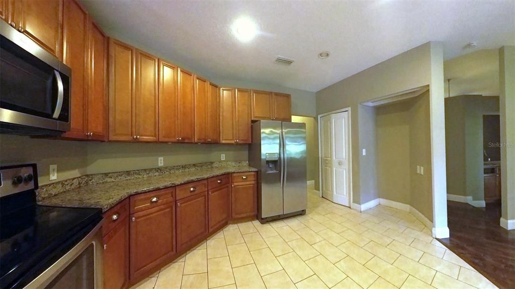 For Sale: $549,900 (4 beds, 3 baths, 3124 Square Feet)