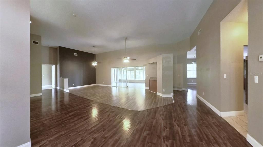 For Sale: $549,900 (4 beds, 3 baths, 3124 Square Feet)