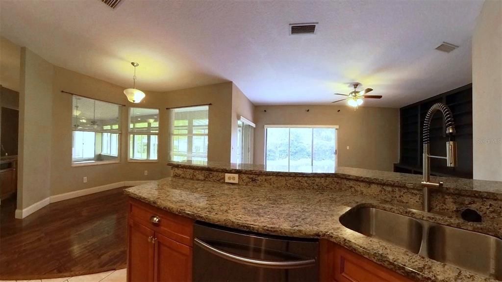 For Sale: $549,900 (4 beds, 3 baths, 3124 Square Feet)