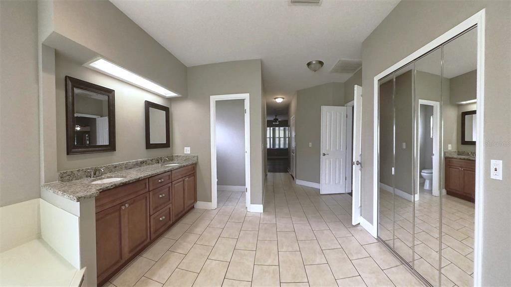 For Sale: $549,900 (4 beds, 3 baths, 3124 Square Feet)