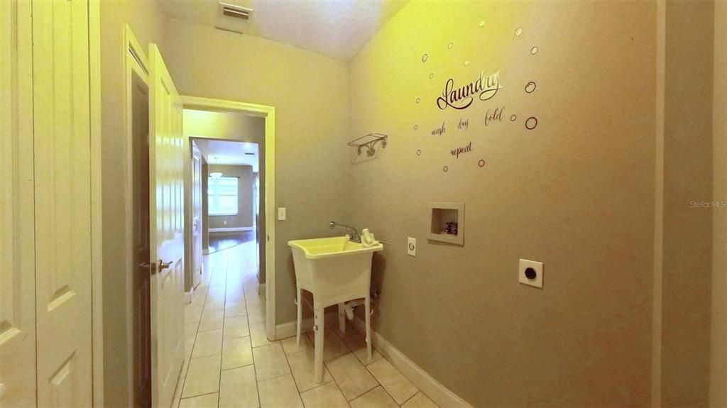For Sale: $549,900 (4 beds, 3 baths, 3124 Square Feet)