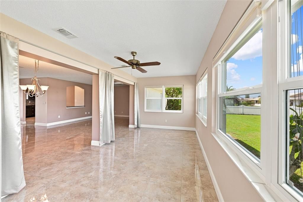 For Sale: $284,900 (2 beds, 2 baths, 1408 Square Feet)