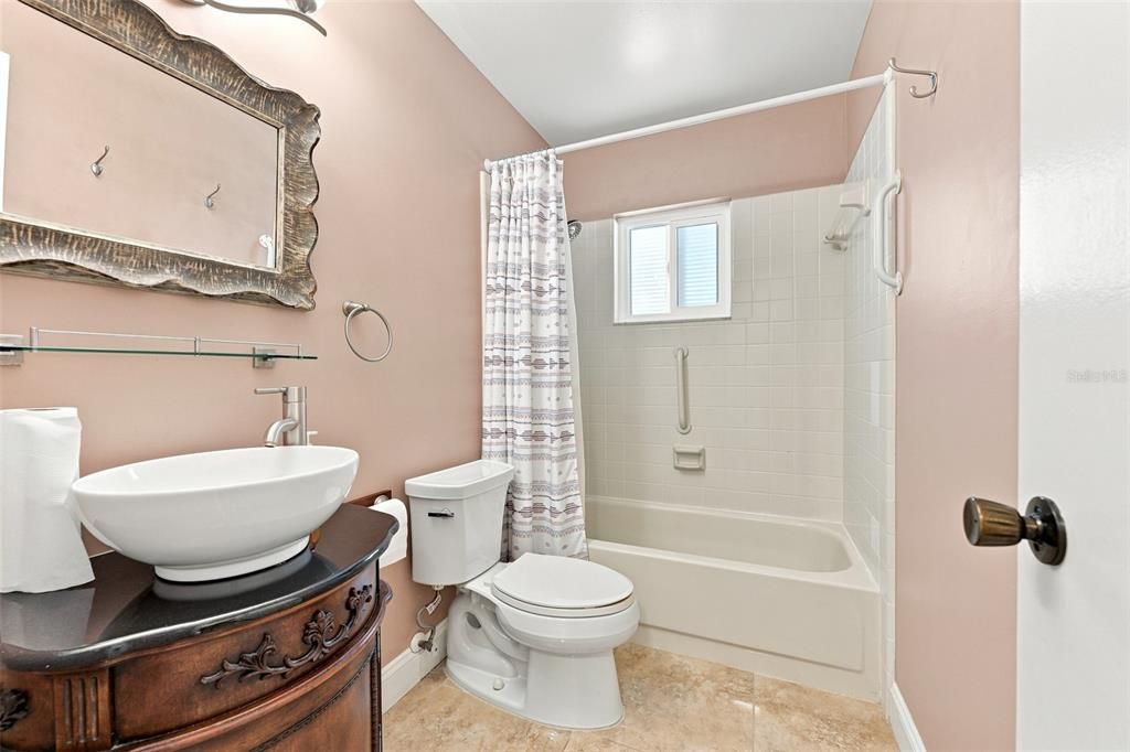 For Sale: $284,900 (2 beds, 2 baths, 1408 Square Feet)