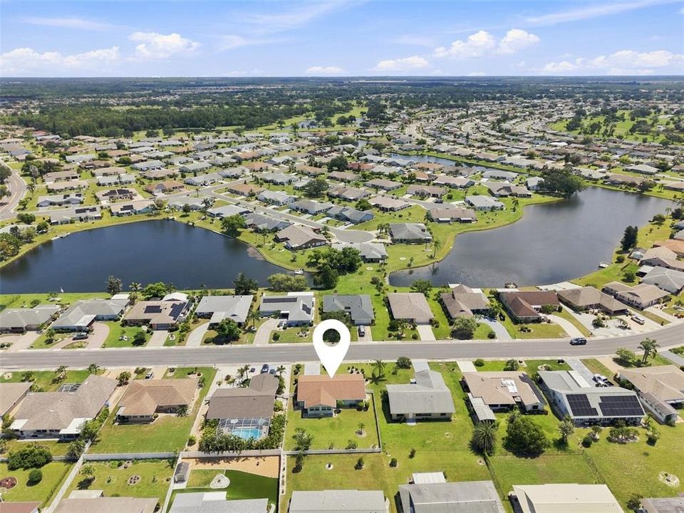 For Sale: $284,900 (2 beds, 2 baths, 1408 Square Feet)