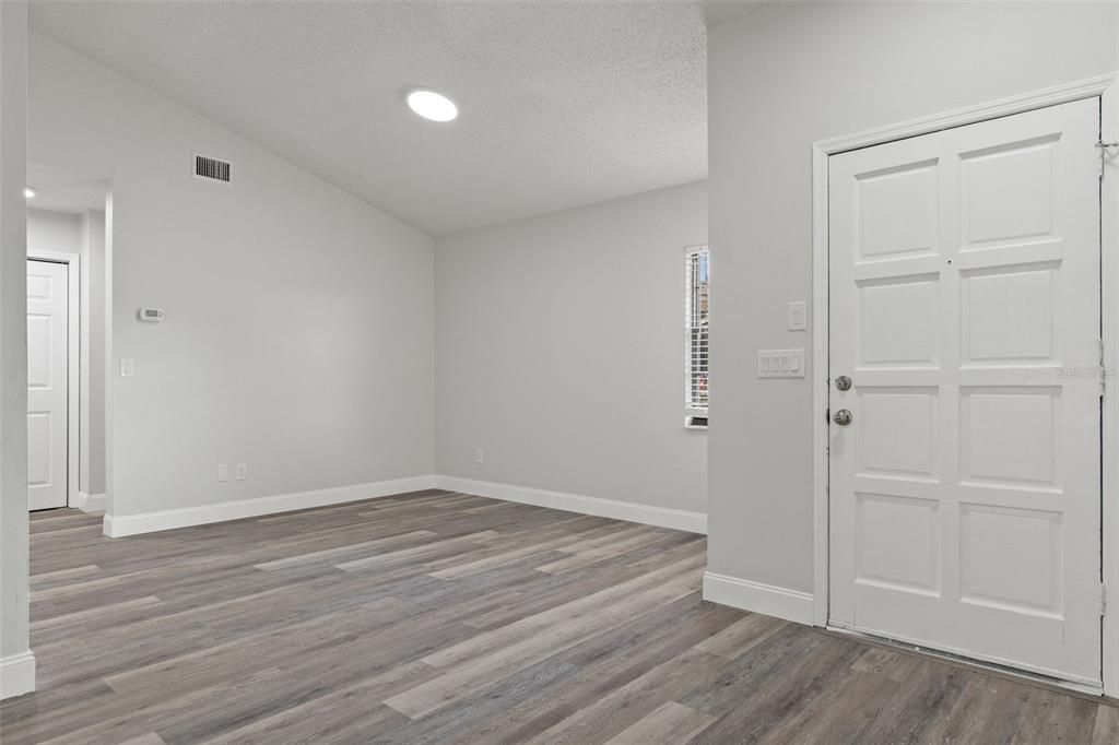 For Sale: $285,000 (3 beds, 2 baths, 1666 Square Feet)