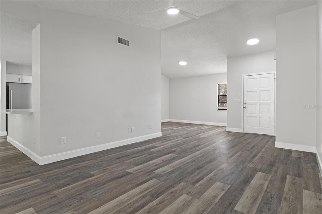 For Sale: $285,000 (3 beds, 2 baths, 1666 Square Feet)
