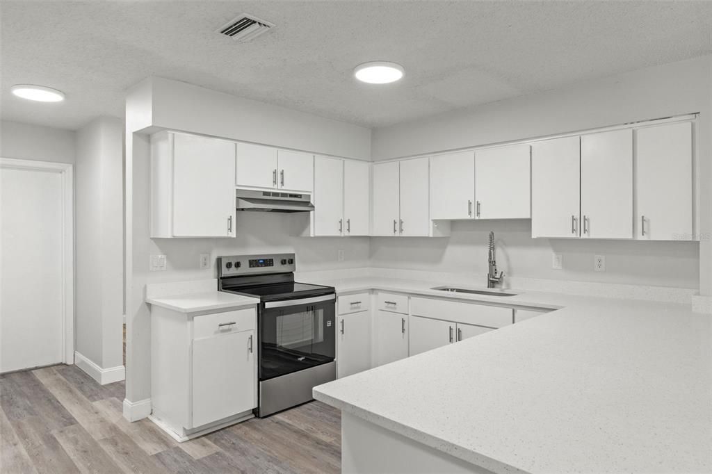 For Sale: $285,000 (3 beds, 2 baths, 1666 Square Feet)