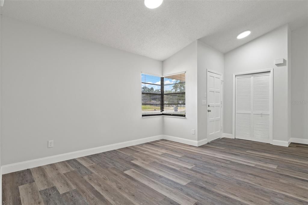 For Sale: $285,000 (3 beds, 2 baths, 1666 Square Feet)