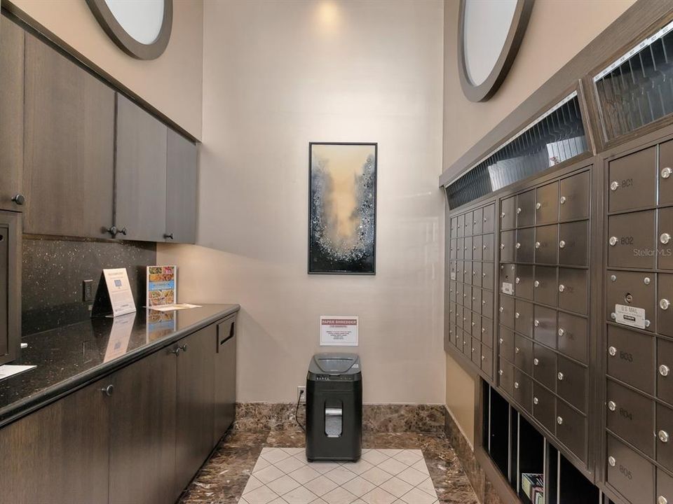 For Sale: $1,400,000 (3 beds, 2 baths, 1923 Square Feet)