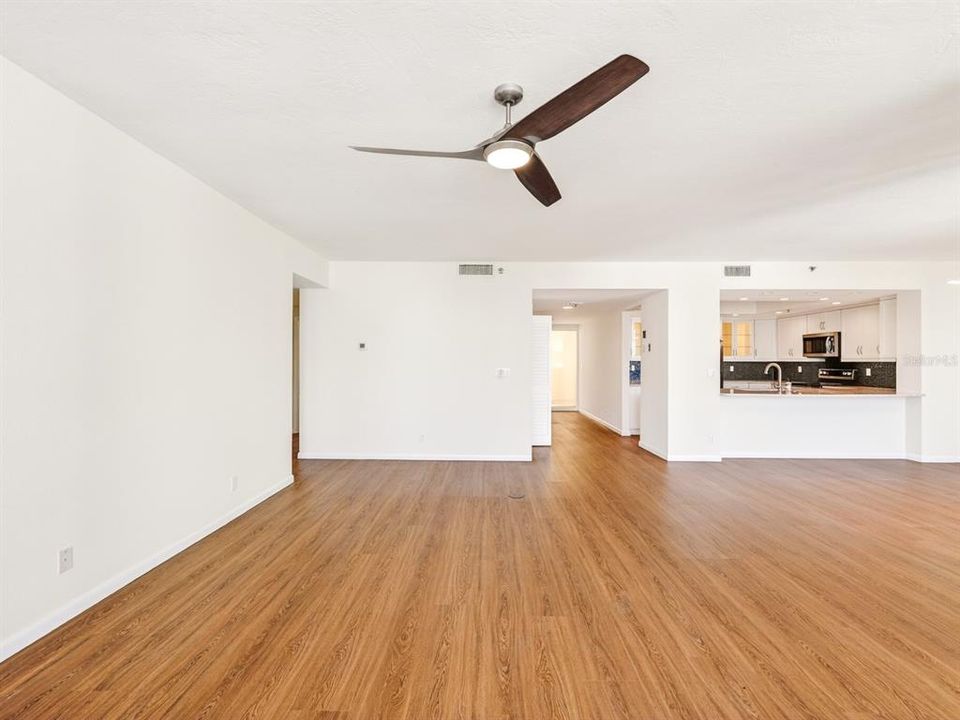 For Sale: $1,400,000 (3 beds, 2 baths, 1923 Square Feet)