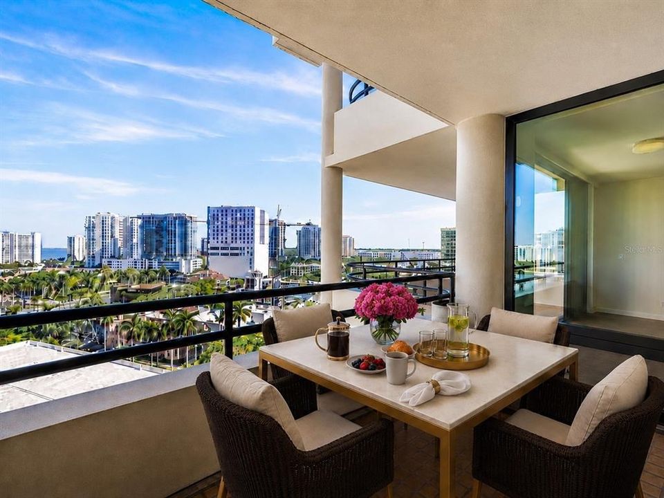 For Sale: $1,400,000 (3 beds, 2 baths, 1923 Square Feet)
