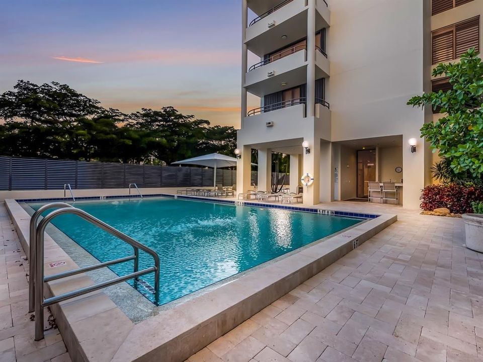 For Sale: $1,400,000 (3 beds, 2 baths, 1923 Square Feet)