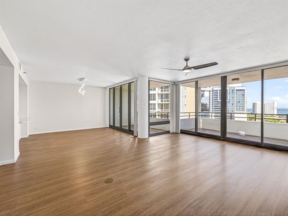For Sale: $1,400,000 (3 beds, 2 baths, 1923 Square Feet)