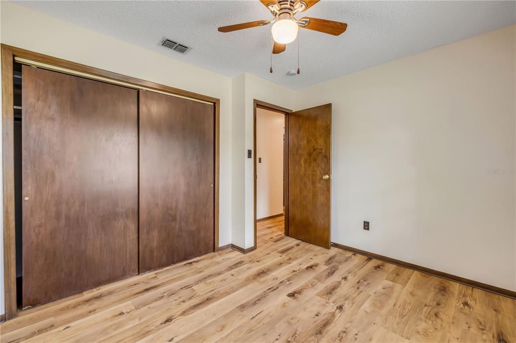 For Sale: $339,900 (3 beds, 2 baths, 1377 Square Feet)