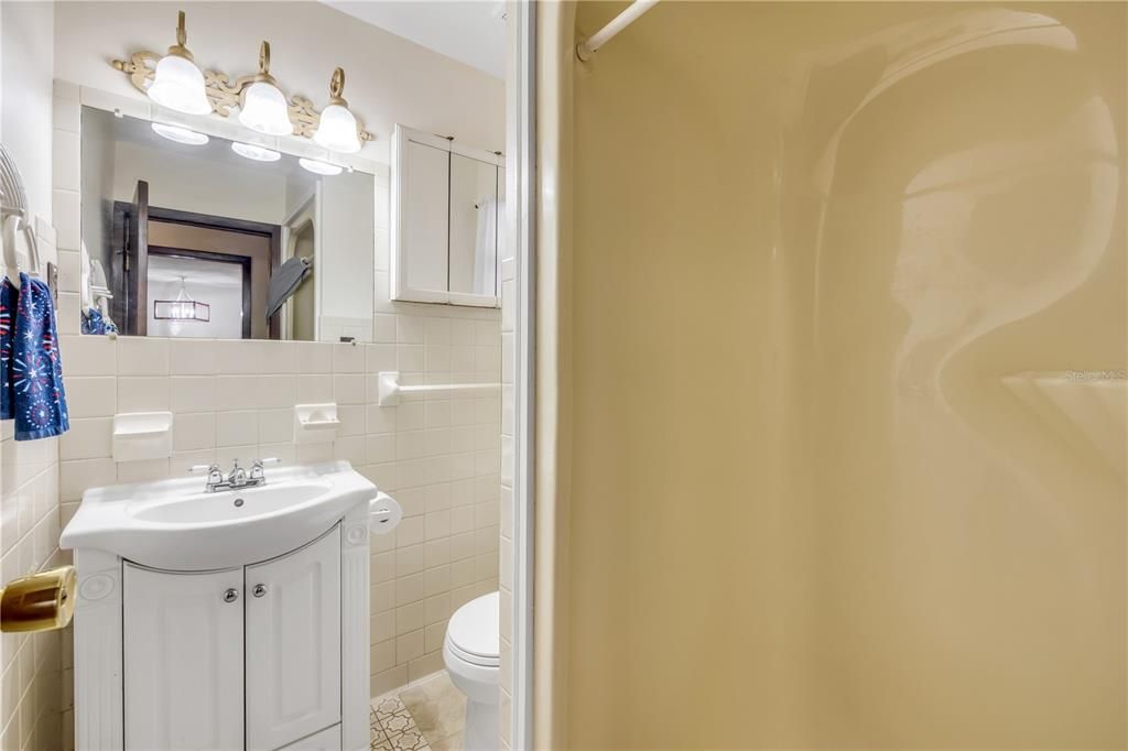For Sale: $339,900 (3 beds, 2 baths, 1377 Square Feet)