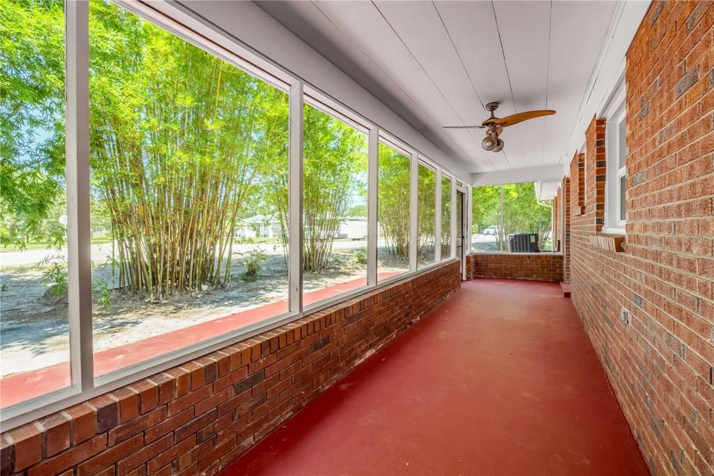For Sale: $339,900 (3 beds, 2 baths, 1377 Square Feet)
