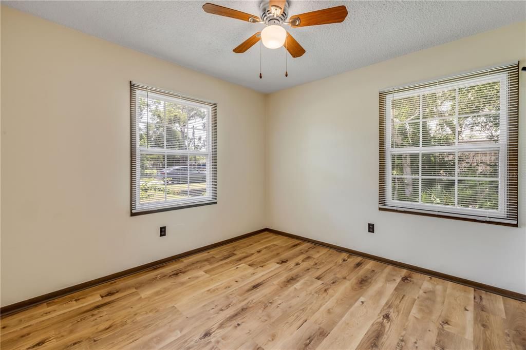 For Sale: $339,900 (3 beds, 2 baths, 1377 Square Feet)
