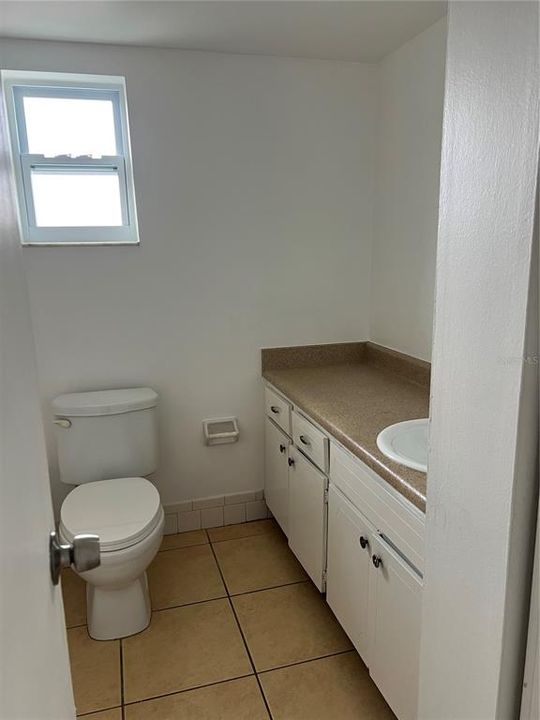 For Rent: $1,200 (1 beds, 1 baths, 770 Square Feet)
