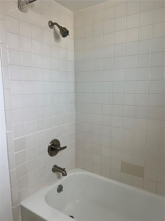 For Rent: $1,200 (1 beds, 1 baths, 770 Square Feet)