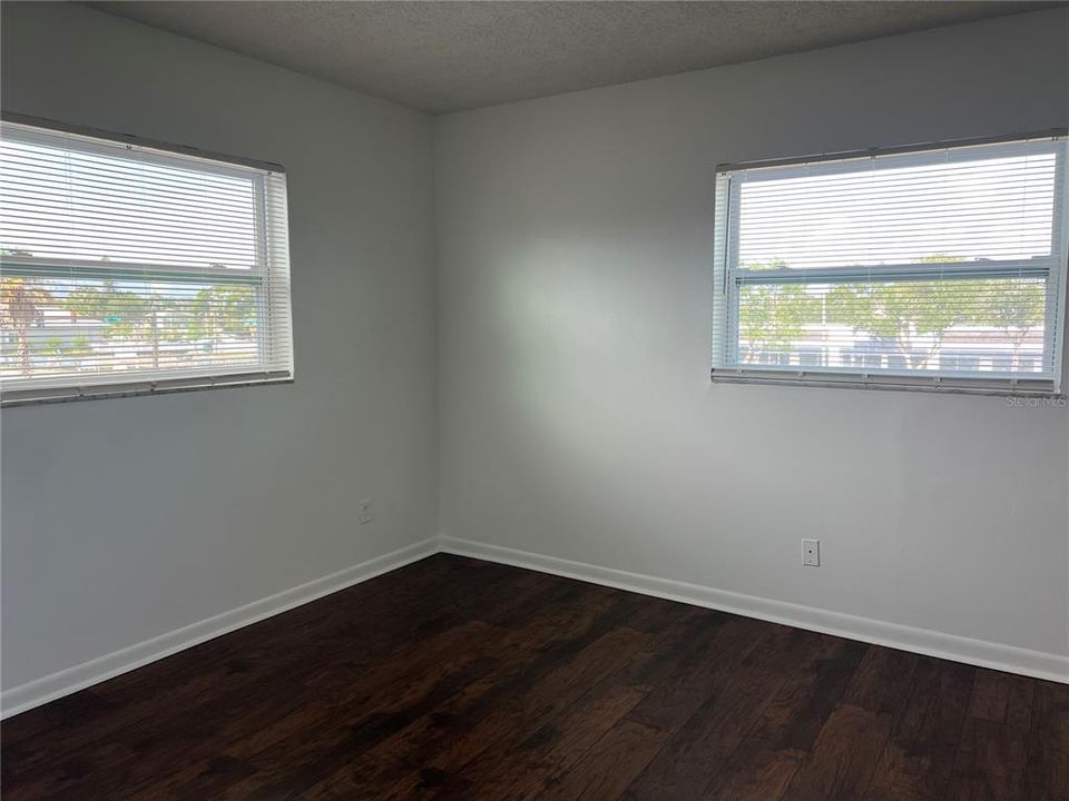 For Rent: $1,200 (1 beds, 1 baths, 770 Square Feet)