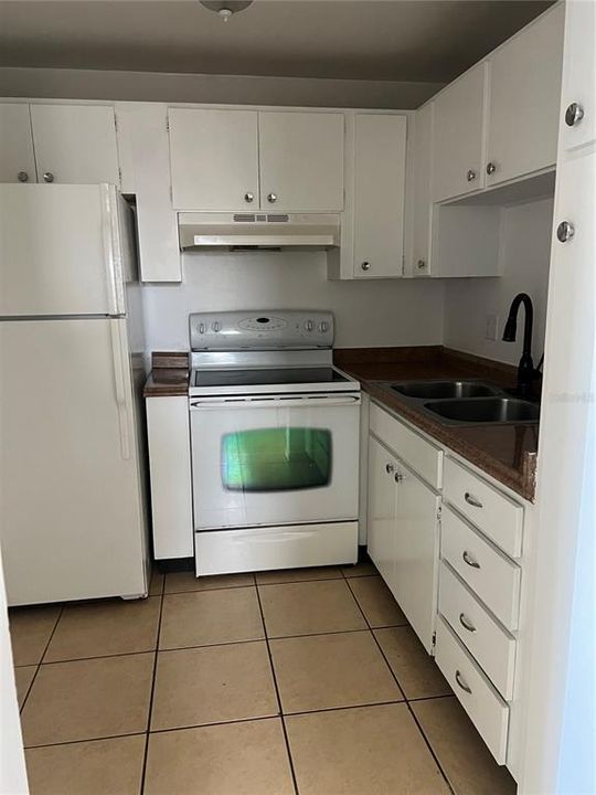 For Rent: $1,200 (1 beds, 1 baths, 770 Square Feet)
