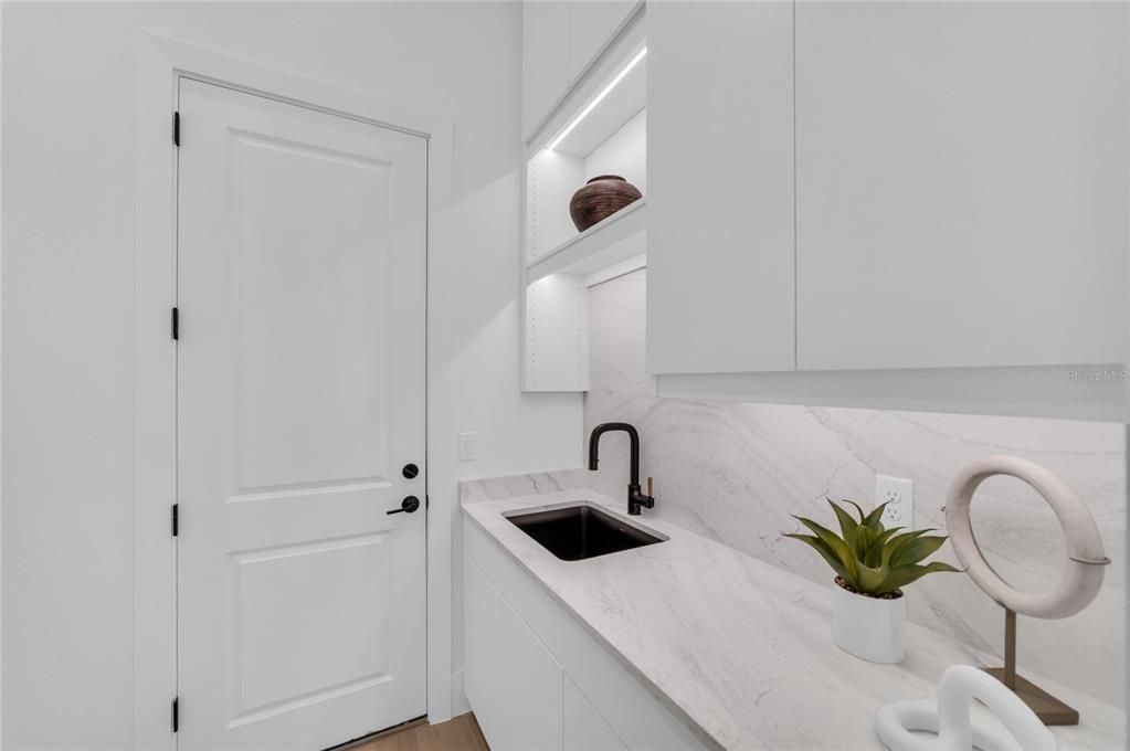 En Venta: $3,275,000 (4 camas, 3 baños, 3291 Pies cuadrados)