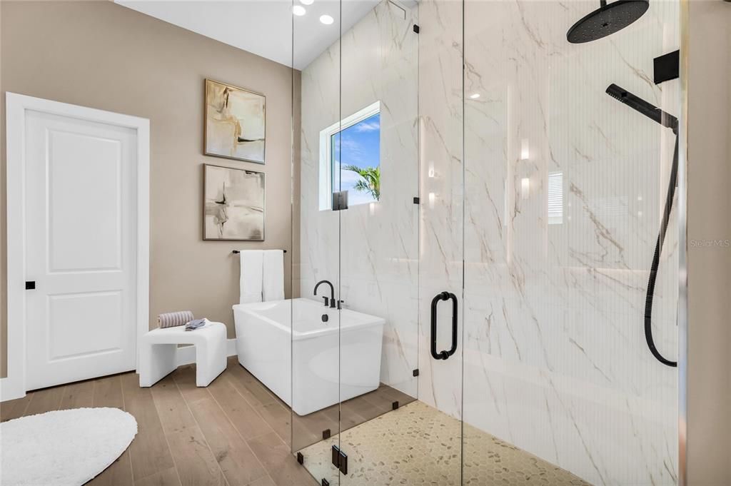En Venta: $3,275,000 (4 camas, 3 baños, 3291 Pies cuadrados)