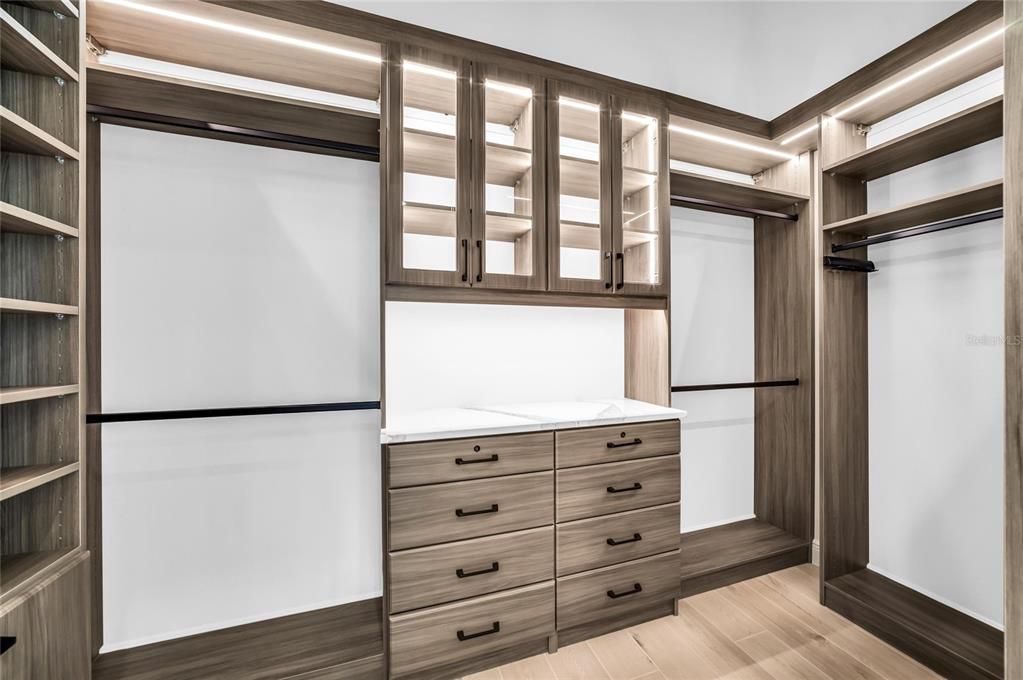 En Venta: $3,275,000 (4 camas, 3 baños, 3291 Pies cuadrados)