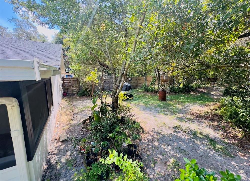 For Rent: $2,300 (2 beds, 2 baths, 1329 Square Feet)