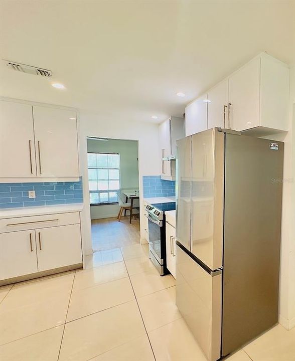 For Rent: $2,300 (2 beds, 2 baths, 1329 Square Feet)