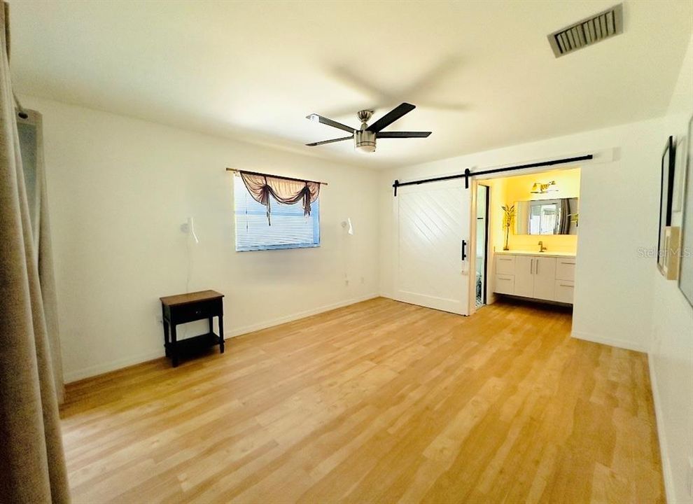 For Rent: $2,300 (2 beds, 2 baths, 1329 Square Feet)