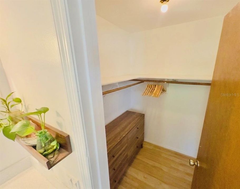 For Rent: $2,300 (2 beds, 2 baths, 1329 Square Feet)