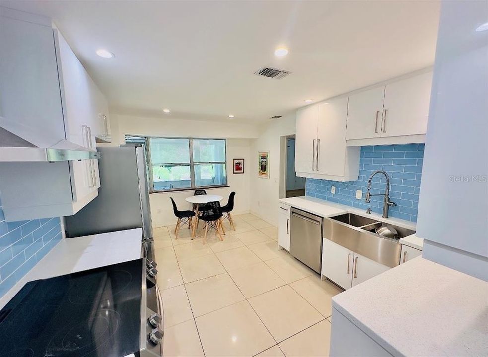For Rent: $2,300 (2 beds, 2 baths, 1329 Square Feet)