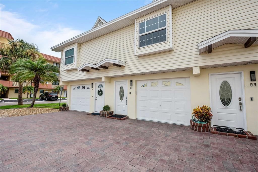For Sale: $1,150,000 (2 beds, 2 baths, 1488 Square Feet)