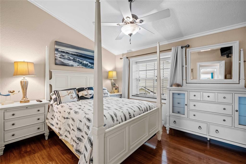 For Sale: $1,150,000 (2 beds, 2 baths, 1488 Square Feet)