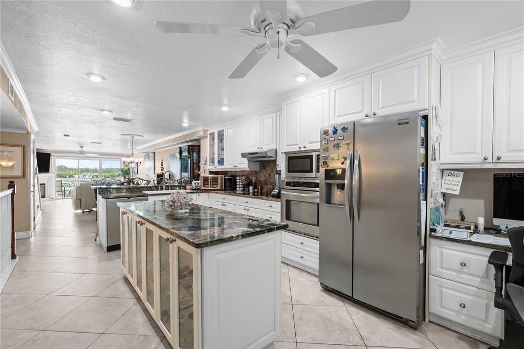 For Sale: $1,150,000 (2 beds, 2 baths, 1488 Square Feet)