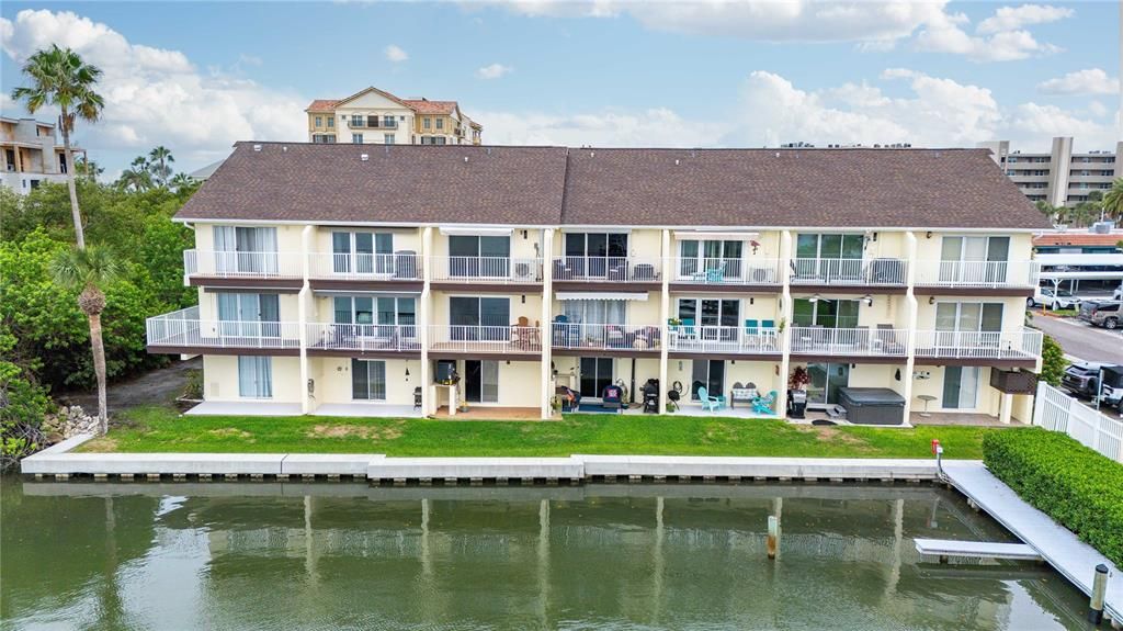 For Sale: $1,150,000 (2 beds, 2 baths, 1488 Square Feet)
