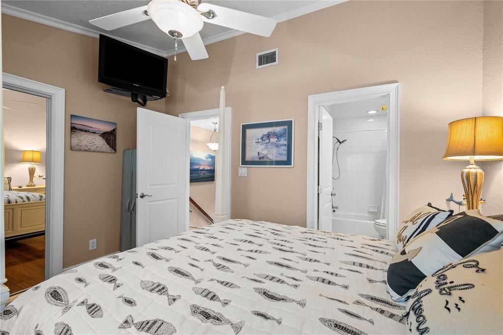 For Sale: $1,150,000 (2 beds, 2 baths, 1488 Square Feet)