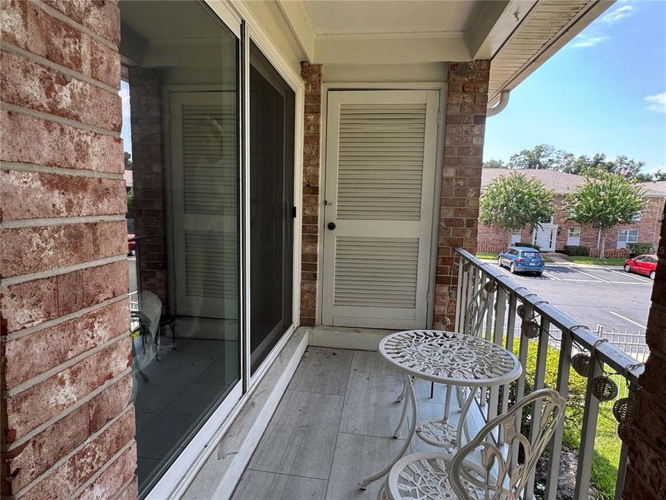 For Rent: $1,850 (2 beds, 1 baths, 1000 Square Feet)