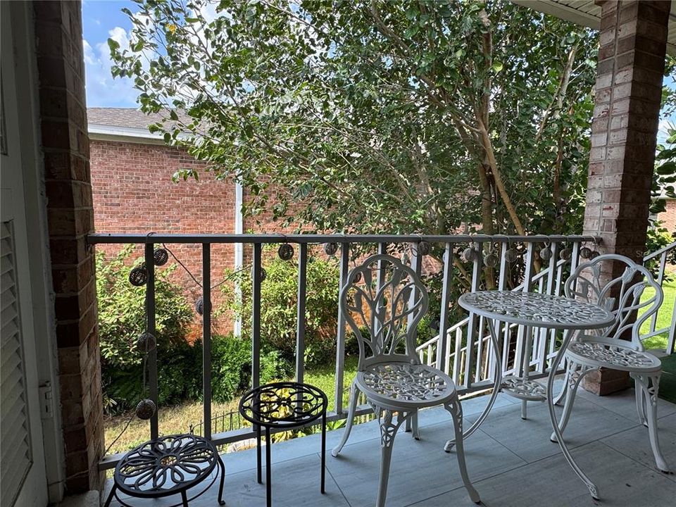 For Rent: $1,850 (2 beds, 1 baths, 1000 Square Feet)