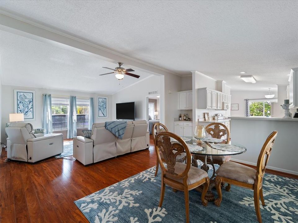 For Sale: $216,000 (3 beds, 2 baths, 1512 Square Feet)