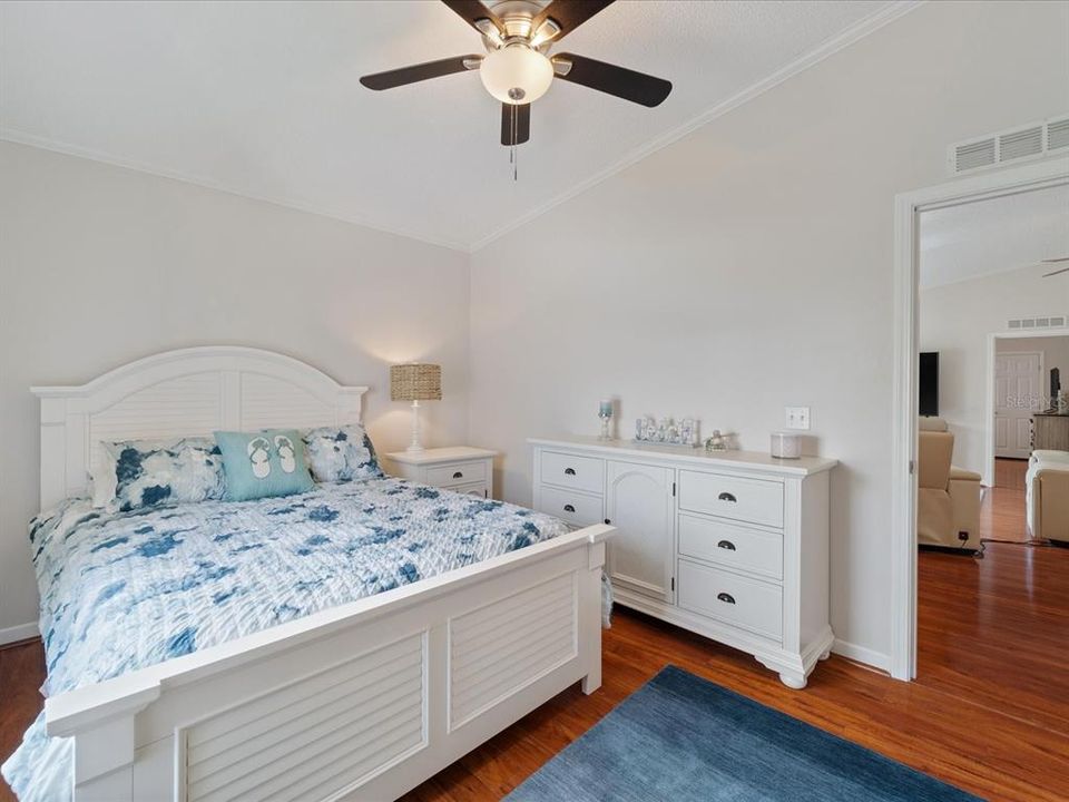 For Sale: $216,000 (3 beds, 2 baths, 1512 Square Feet)