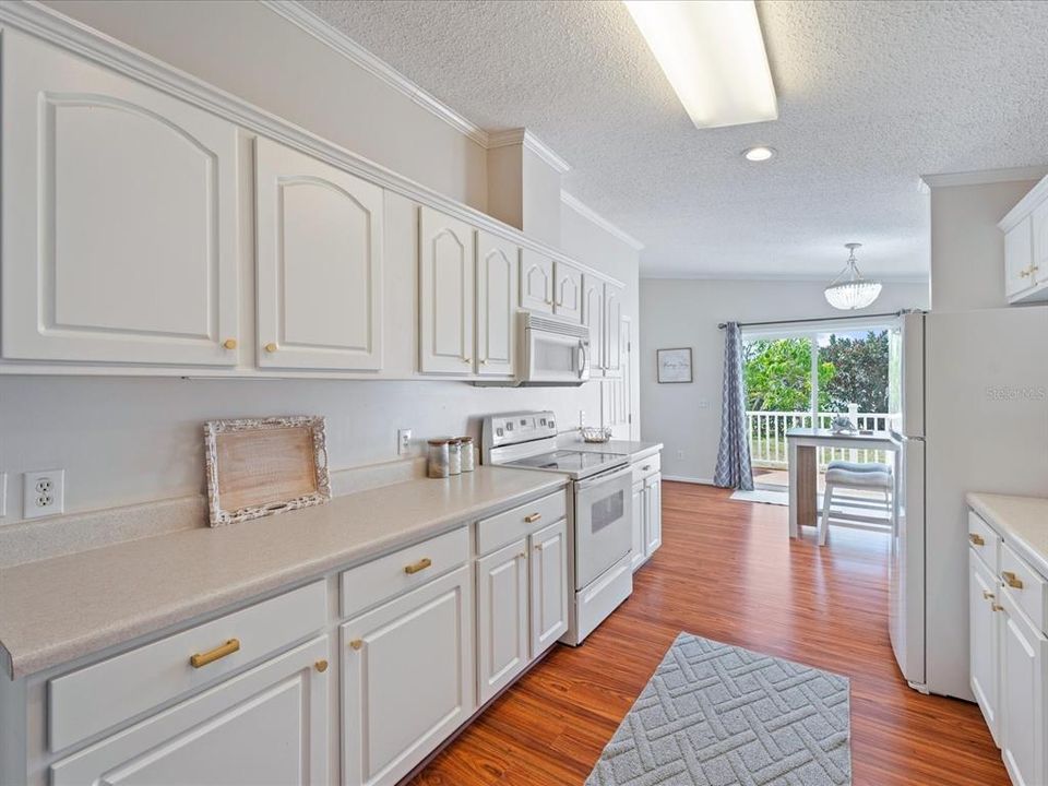 For Sale: $216,000 (3 beds, 2 baths, 1512 Square Feet)