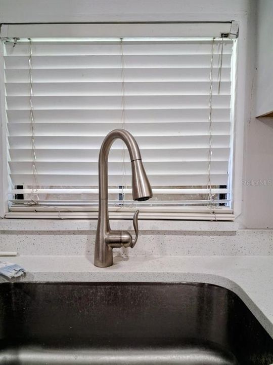 For Rent: $2,050 (4 beds, 2 baths, 1782 Square Feet)