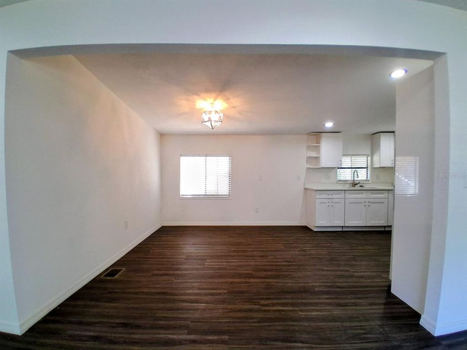 For Rent: $2,050 (4 beds, 2 baths, 1782 Square Feet)